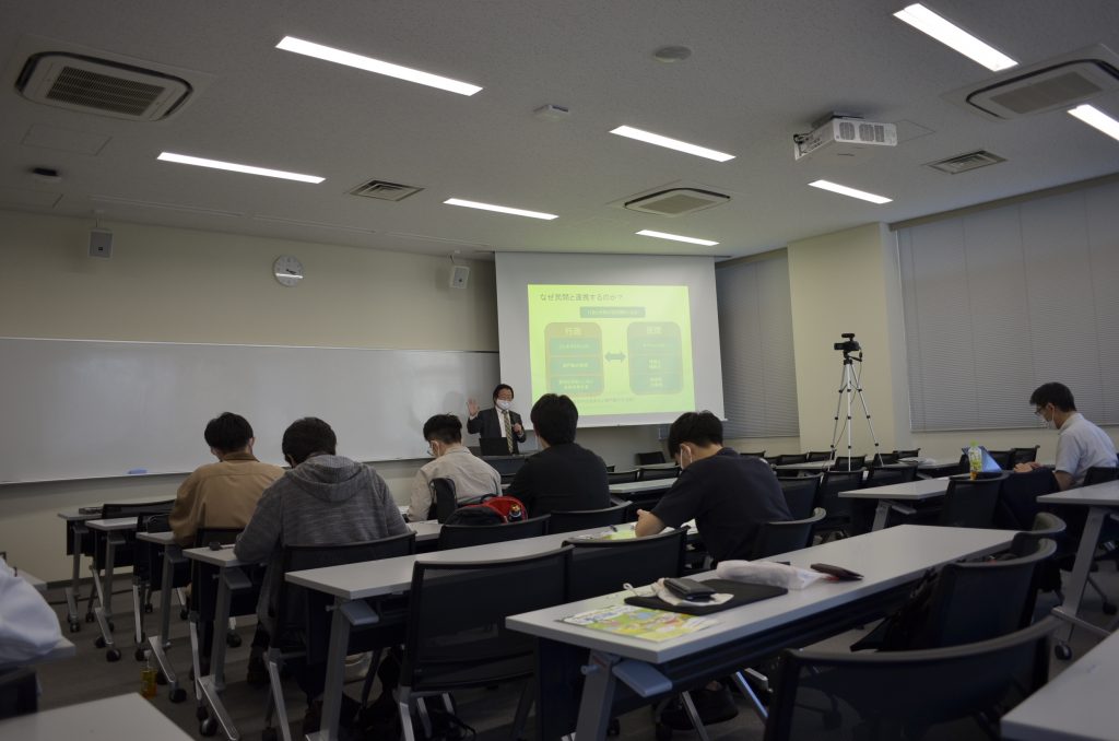 10月12日　関東学院大学にてシティプロモーションに関する講義を行いました。